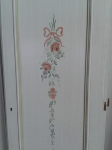 porta armadio decorata